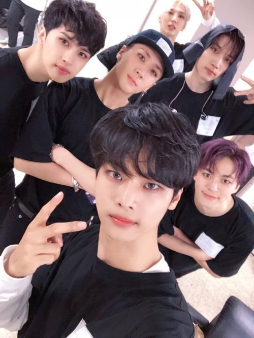 officialrovix:180527 Rovix Twitter Update of VIXX | © RealVIXX