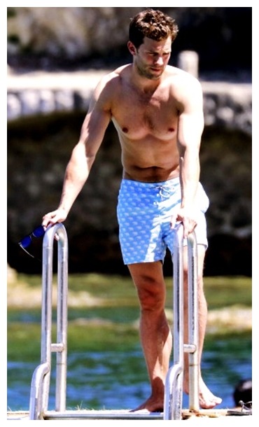 male-and-others-drugs:  Jamie Dornan pelado