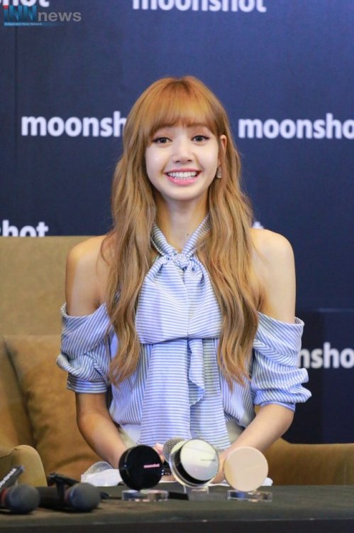 blackpinkofficial: [PRESS] 180811 Lisa @ Moonshot Fansign event in Thailand