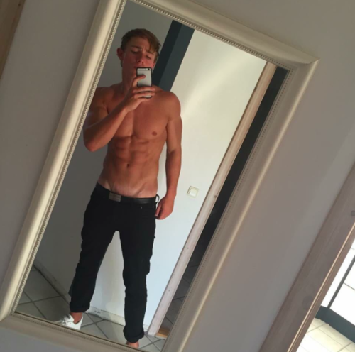obeyedyoungster:  Follow me: obeyedyoungster