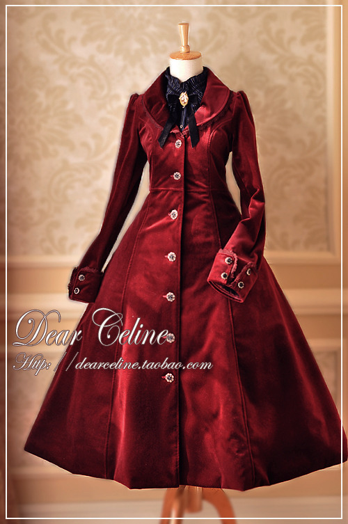 xtoxictears:  truth2teatold:  Dear Celine Autumn Coat  Need it. 