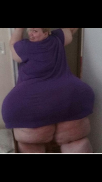 datdude4ssbbw:  rhyno7769:  Damn….she fine as hell… Somebody lucky…   True. Hit!