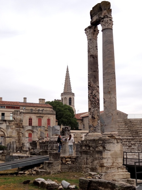 erilor:Ruins of the Roman theatre at Arles, France - still used for drama productions today1st Centu