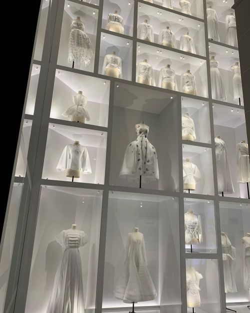 Member preview night before the exhibit opens gave us spectacular views of the gorgeous Dior exhibit