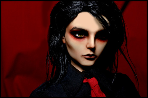 gothiccharmschool:xlightmywayx:I recently repainted my Gerard to be more of the ‘Revenge’ era style.