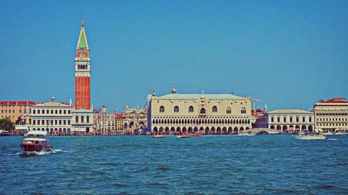 #piazzasanmarco #venezia #laguna #italiahttps://www.instagram.com/p/B2JxzOyoFgz/?igshid=t37bziuffq