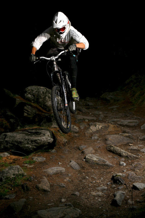 you-call-that-a-bike:  Plunging out of the darkness!!!