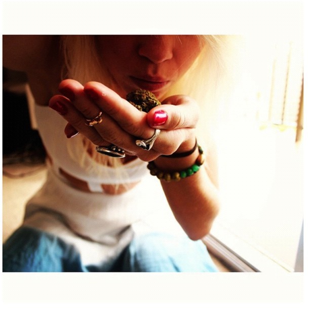 badgirlsandgoodweed:  http://badgirlsandgoodweed.tumblr.comBongs, Waterpipes, Glass