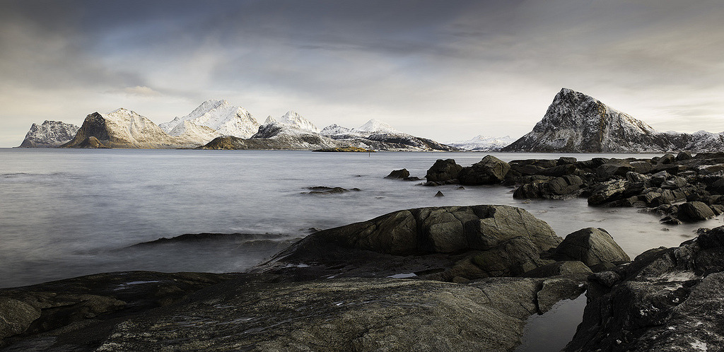photosofnorwaycom:  Somewhere in Lofoten by Sami Heiskanen Photography Facebook //