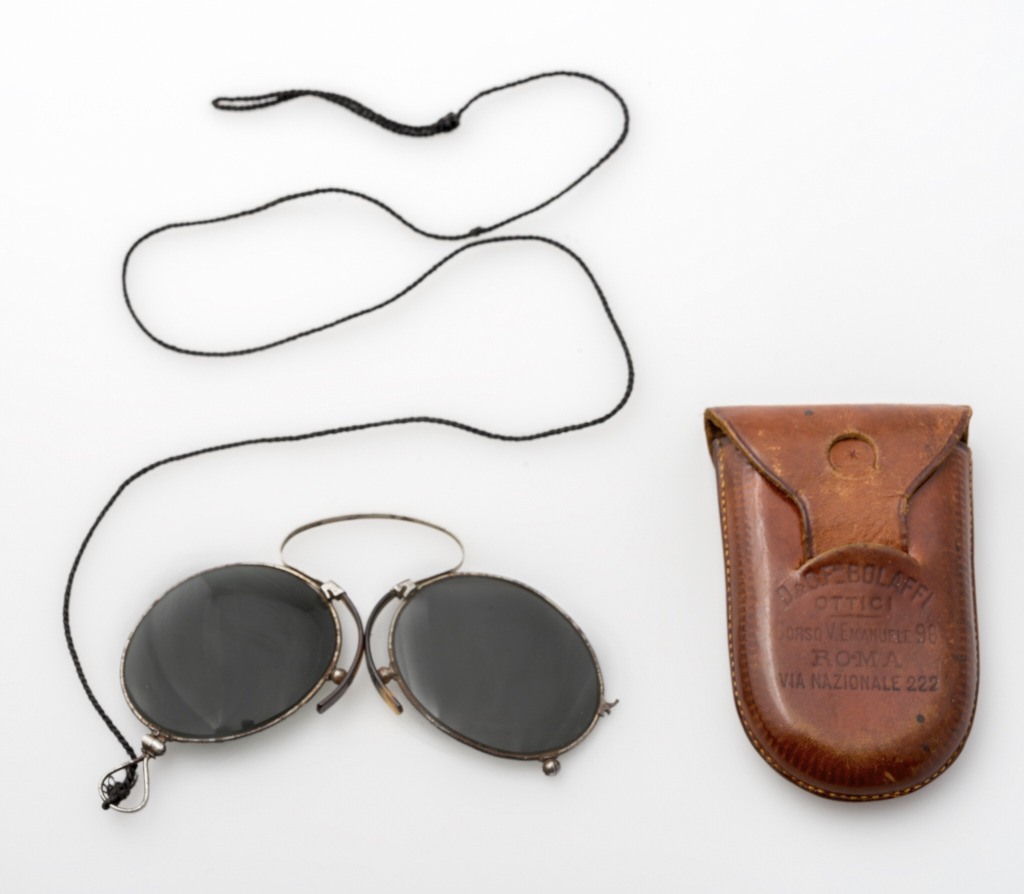 lookingbackatfashionhistory:• Zipper (clip-on glasses) case.Date: 1870Place of origin: RomeMedium: G