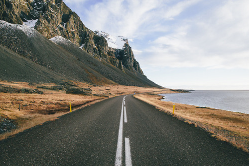 fuckyeahvikingsandcelts: breanna-lynn: Iceland I want to visit Iceland so bad, and to go bicyclin