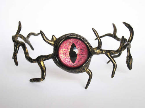 Fuchsia Eye Tiara commissioned by Jes.  
