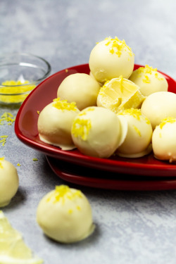 fullcravings:  Easy Lemon TrufflesRecipe