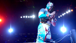 fishbulbsuplex:  Sin Cara