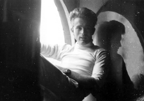 jamesdeaner: James Dean photographed by Roy Schatt, 1954.
