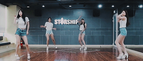 wjsn-girls:[Dance Practice] 우주소녀(WJSN) - Touch My Body