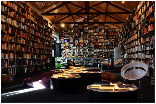 Bookstore in Óbidos - Livraria em Óbidos