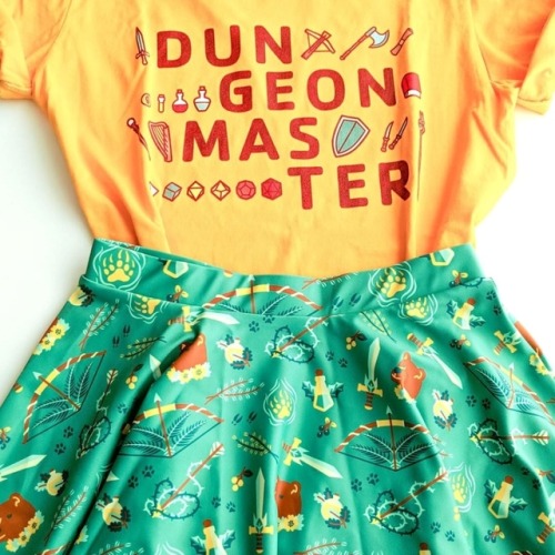 battlecrazed-axe-mage:aqueerkettleofish:sosuperawesome:Dungeons and Dragons SkirtsPaolas Pixels on E