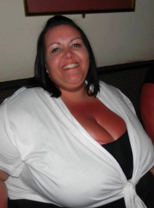 hugeheavytits:  http://hugeheavytits.tumblr.com/ Ladies - send in your big boob submissions!