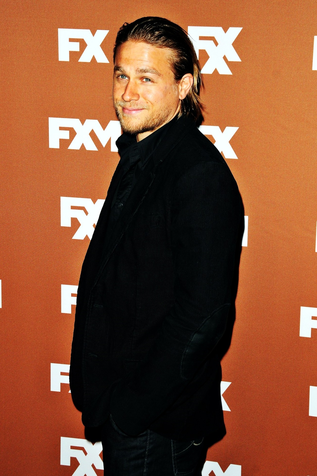 it-is-what-it-isnt:  sibbi-deactivated20131212: Charlie at the FX Upfront bowling