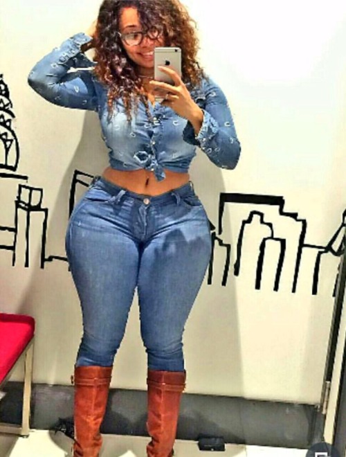 cakesxpeachesxracksx:  Thick-o-Licious 😱👍🏾👍🏾💕💕💕