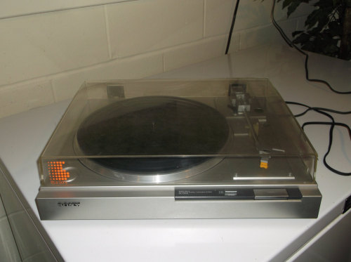 randyjhunt:  Free Shipping!! Sony PS-LX210 Record Player Direct Drive Turntable by TroysCollectibles (50.00 USD) http://ift.tt/1oI1Sac 