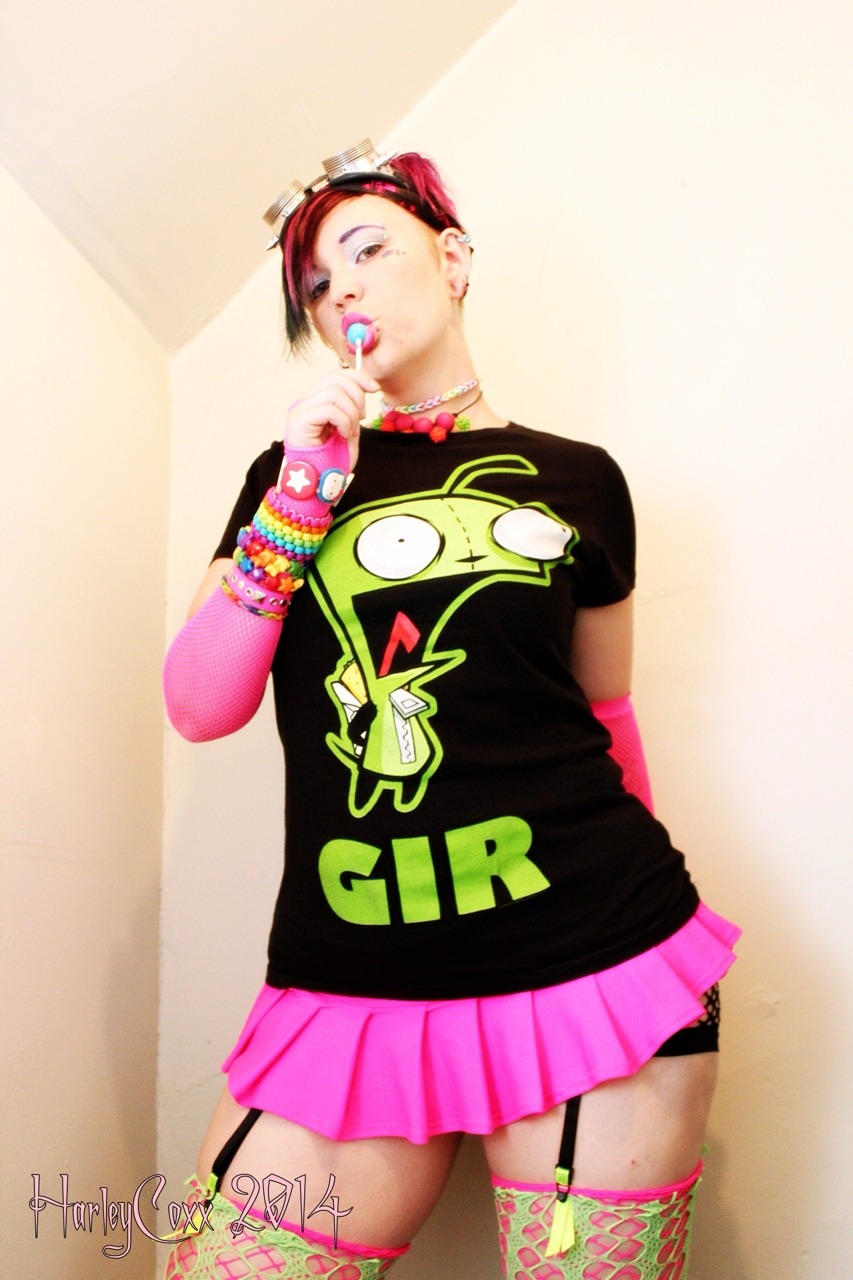 harleycoxx:  New photo set like &amp; re-blog !!!