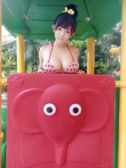 aichan-whom-madboy-remade: 天木じゅん　赤系ビキニ