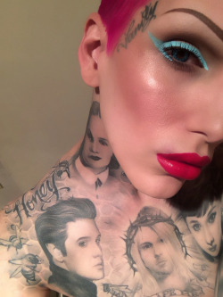 jeffreestar:  SHINE BRIGHT. have fun with your makeup and step outside the box! don’t be afraid to be creative and try something new.  