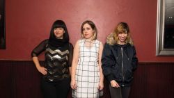 grungebook:RollingStone.com: Backstage at Sleater-Kinney’s First Show in 9 Years: Exclusive Photos