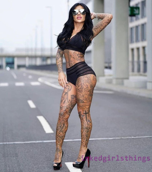 Top inked girl here! Follow, like, look pinned post!