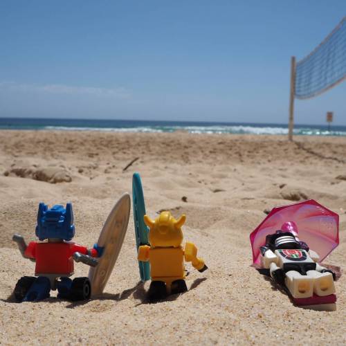 Optimus and Bee: “We’re gonna go surf, yeah!!!” Wheeljack: “Yeah, good luck with that. I’m just gonn