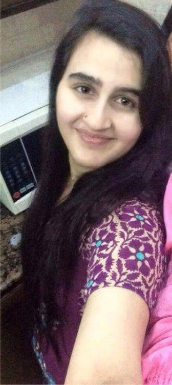 hdcwhatsapp:  Hottest Cute Paki Girl Nude Selfies