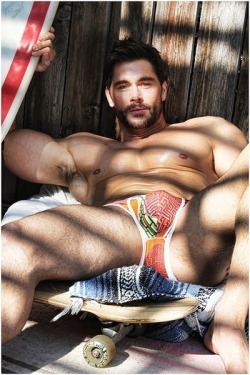 chingones:  malemayhem:        (via TumbleOn)  