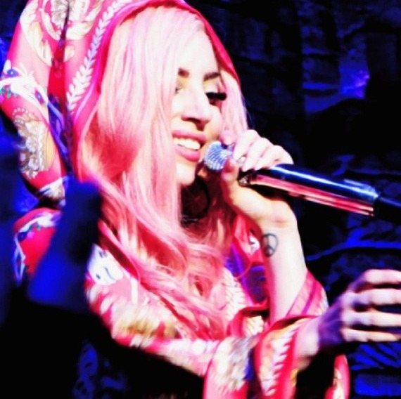 fabfabfashion:  Marry the night