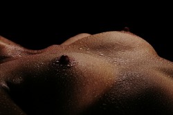 hafenstudio:  thx to beautyful Jacqueline  #nudeart #breast #boobs #drops #bodyparts #lowkey #dofoto #rolandklecker 