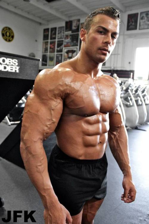 cdnlifter27:  Johan Fehd Karouani 