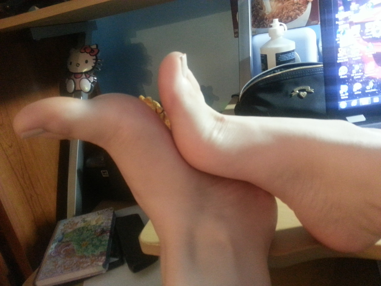 GoneWithScarlett's feet