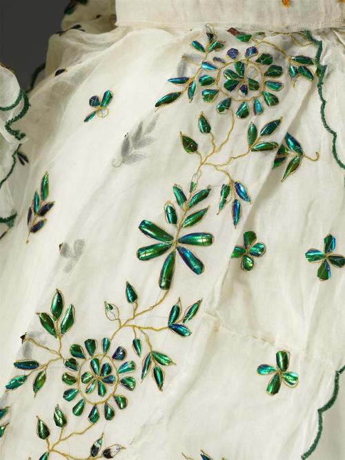 fripperiesandfobs: Dress, 1868-9From the V&A