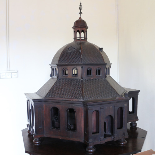 Maket Gereja Tua Belanda di Museum Fatahillah. “De oude Hollandsche Kerk”, kini telah bongkar dan menjadi Museum Wayang.