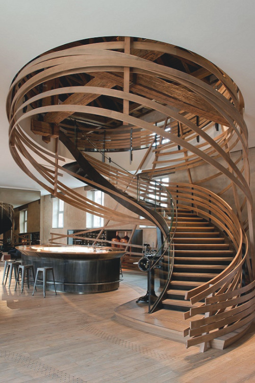 livingpursuit:Amazing Staircase at Hôtel Les HarasWow