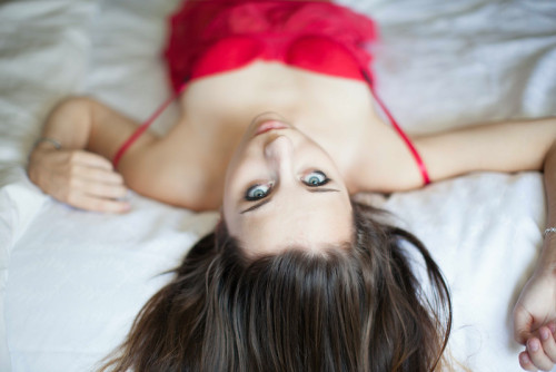 pale-0rgasm:  http://fucking—lovely.tumblr.com/