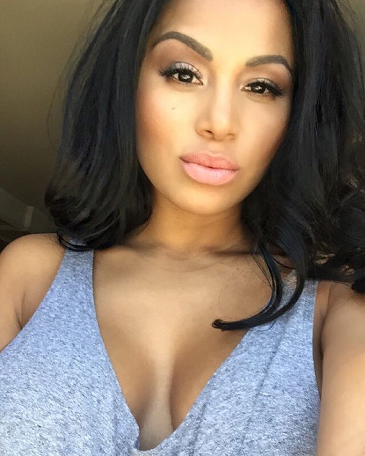 dollycastro:  Ready for my Desert shoot 🌵    Glam  @beautykillsmua  💖 (at Bellagio