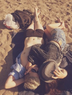 iamsentimental:  Nude beach w/ a babe.  let’s