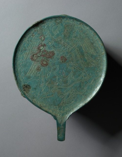 cma-greek-roman-art:Mirror with Engraved Scene, 400-350 BC, Cleveland Museum of Art: Greek and Roman