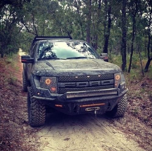 truckcommander:  Ford Raptor 😈