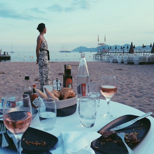 “ What an evening, dinner on the beach avec Joanne Sy “