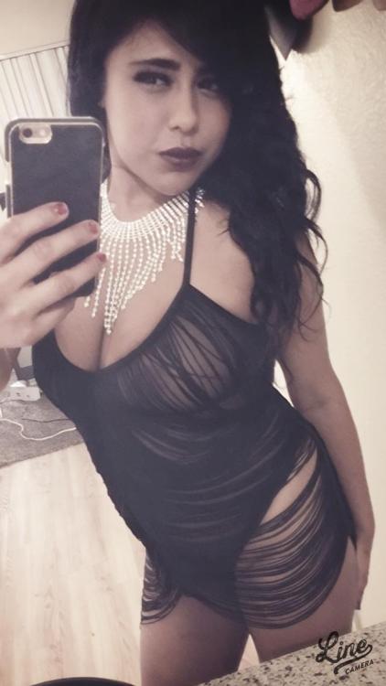 latinashunter: Beautiful Busty Thick Mamasota. WOOOW!!!!