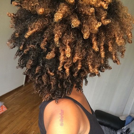 curlsbraidsandafros:Curls
