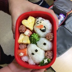 foodrecepiespics:  Do you wanna build a bento box? 